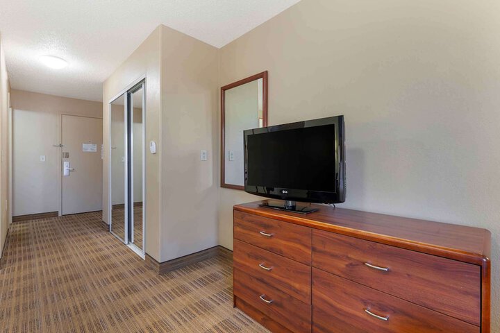 Room 14 of 30