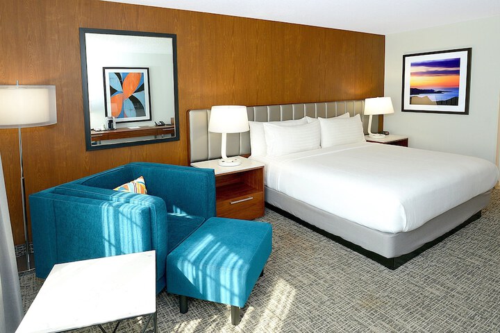 Holiday Inn Hotel & Suites San Mateo-San Francisco SFO by IHG