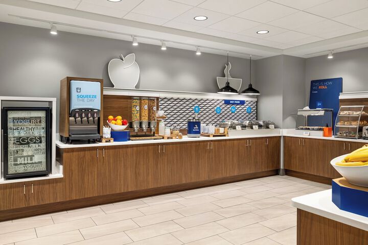 Holiday Inn Express & Suites Hagerstown by IHG