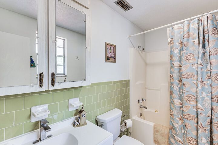 Steps to Beach: Carrabelle Family Home w / Patio!