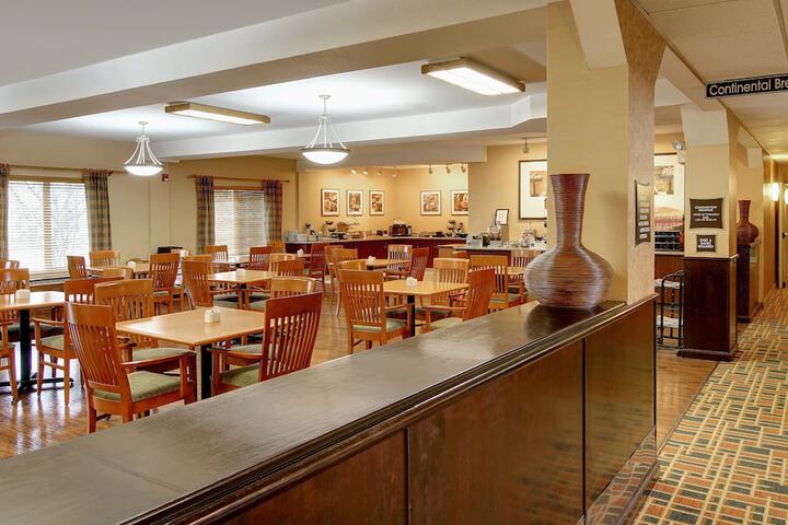 Phoenix Inn Suites - Albany