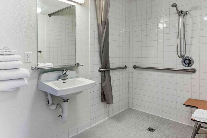 Room 14 of 23