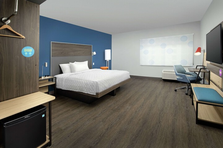 Room 25 of 46