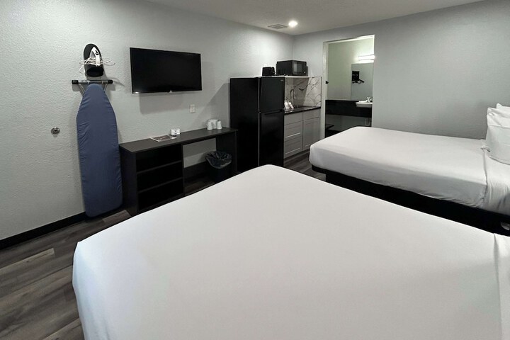 Room 8 of 15