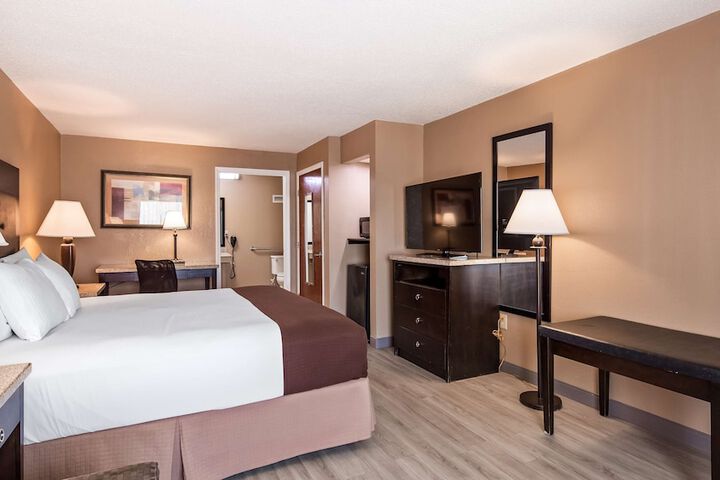 Room 8 of 21