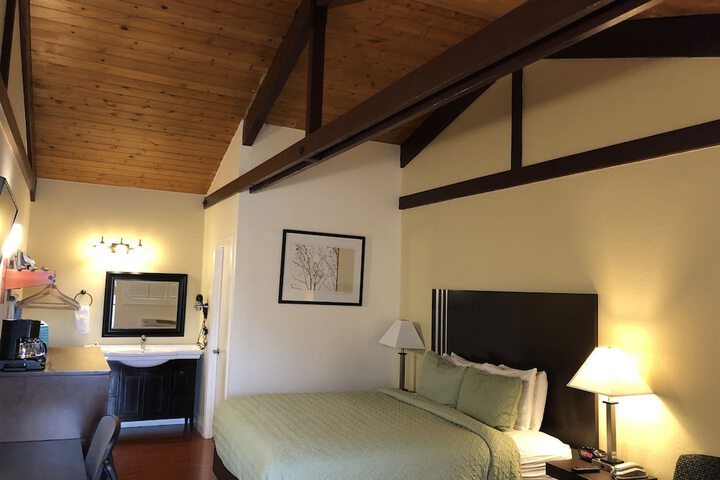 Room 13 of 54
