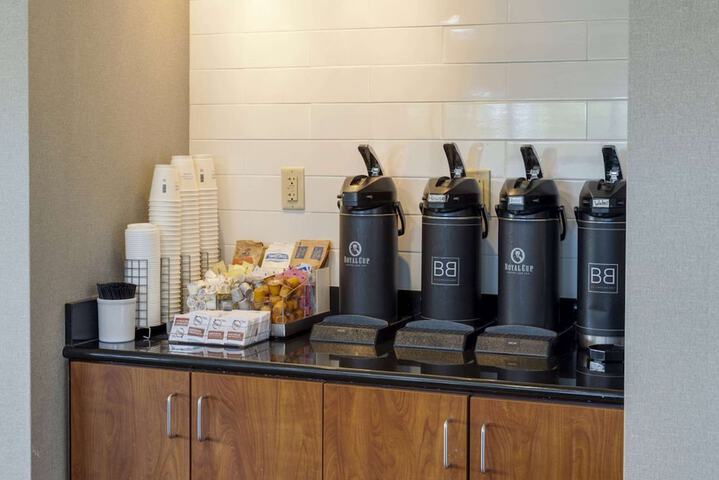 Breakfast/Coffee Service 36 of 41