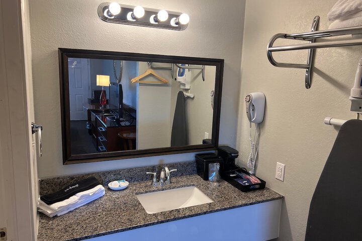 Room 18 of 24