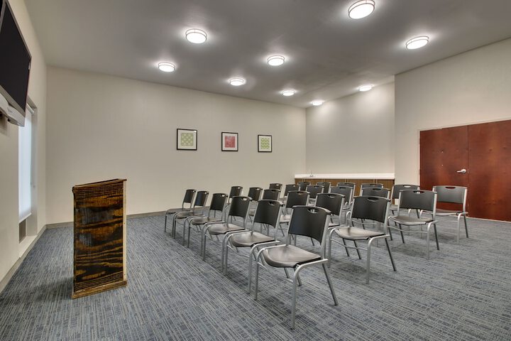 Holiday Inn Express & Suites Laurel by IHG