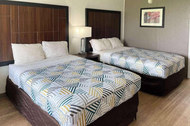 Room 8 of 11