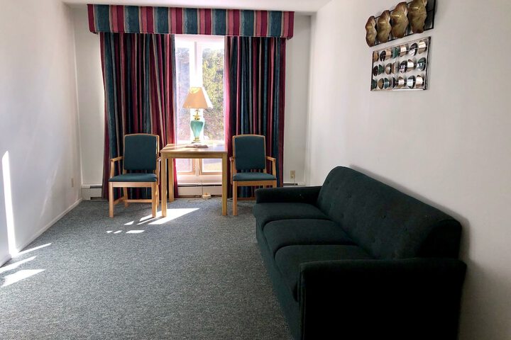 Room 11 of 44