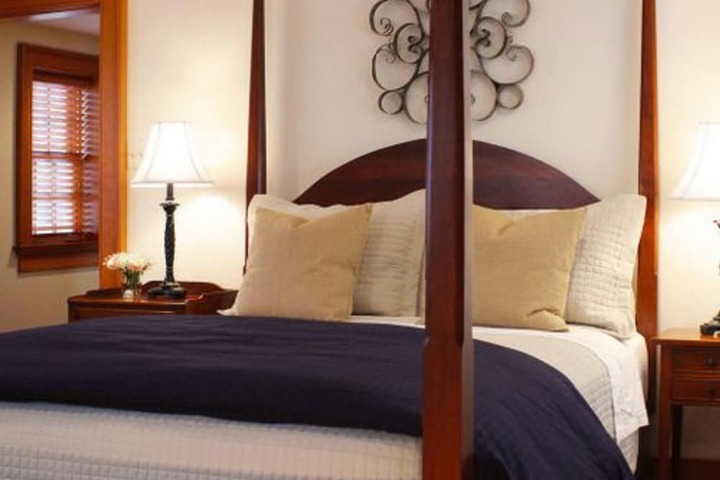 Hillbrook Inn