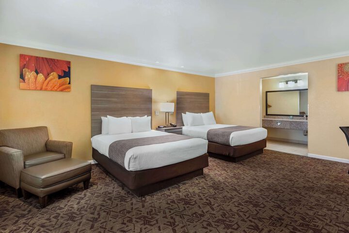 Room 22 of 39
