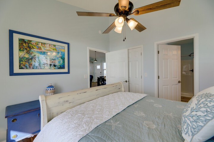 Waterview Home w / Sunset & Lighthouse Views