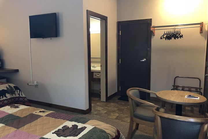 Room 35 of 64