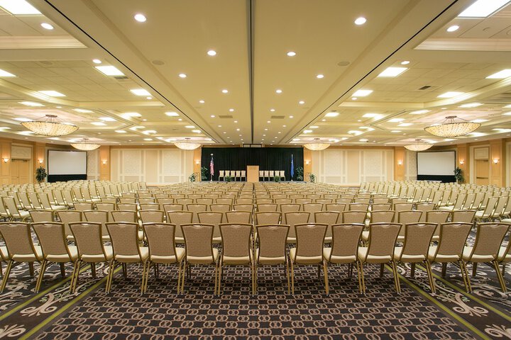 Ballroom/Hall 29 of 38