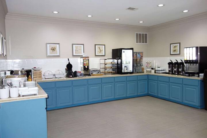 Breakfast/Coffee Service 18 of 20