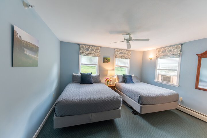 Room 42 of 77