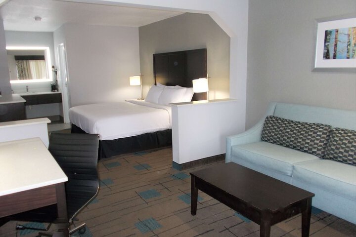 Room 8 of 26