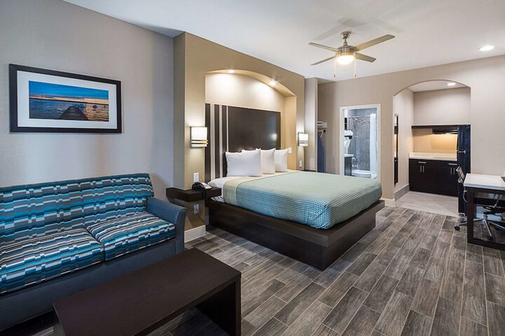 Room 9 of 25