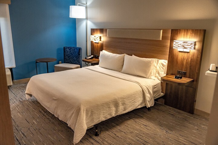 Room 18 of 61