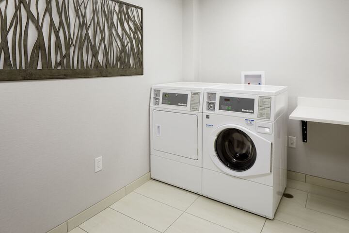 Holiday Inn Express & Suites-Cincinnati North - Liberty Way by IHG