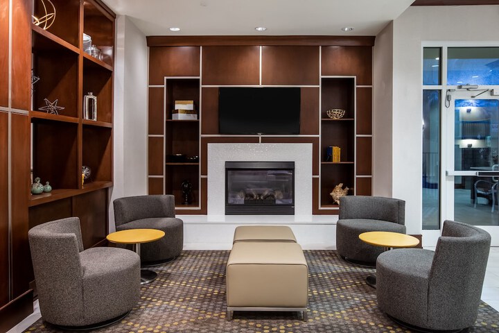 Holiday Inn Gulfport Airport by IHG