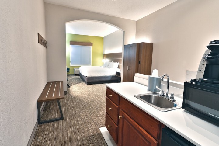 Room 44 of 69