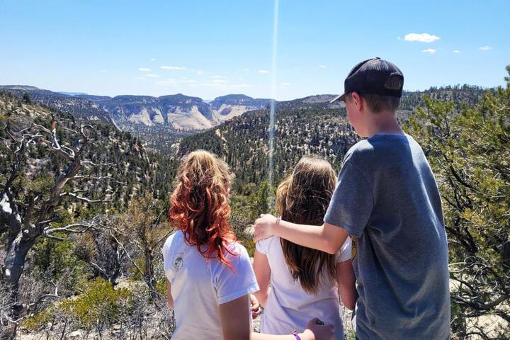 East Zion Trails Retreat-Hot tub Resort Amenities, Exceptional