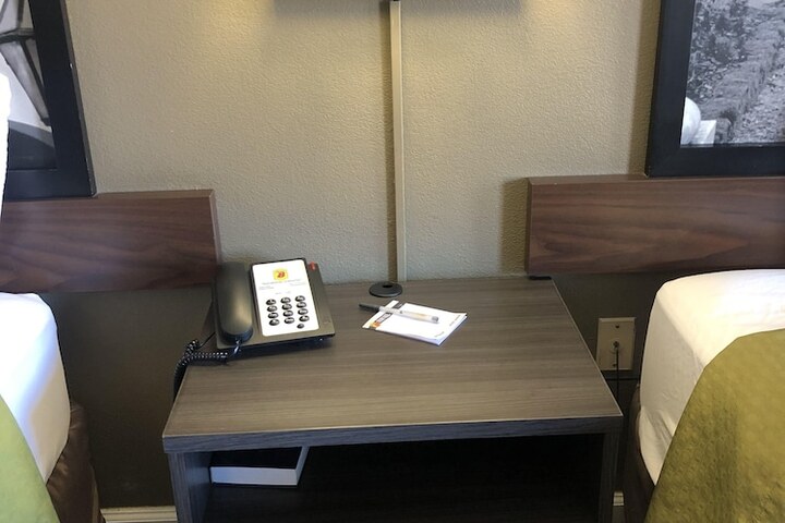Room 9 of 21