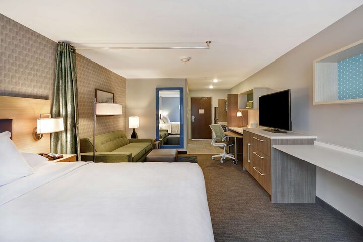 Room 17 of 44