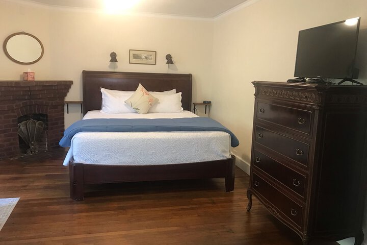 Room 27 of 35