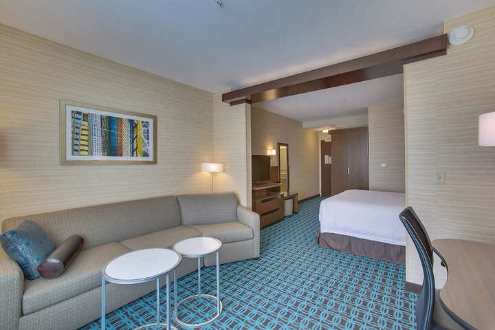 Room 13 of 25