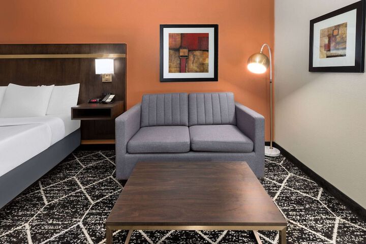 Room 8 of 42