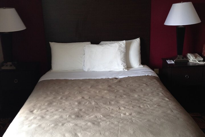 AmericInn by Wyndham Elkhorn Near Lake Geneva