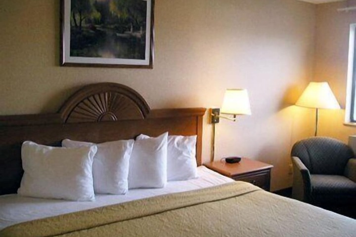 Room 10 of 35