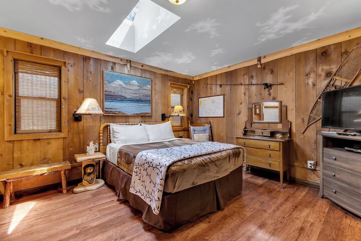 Room 210 of 256