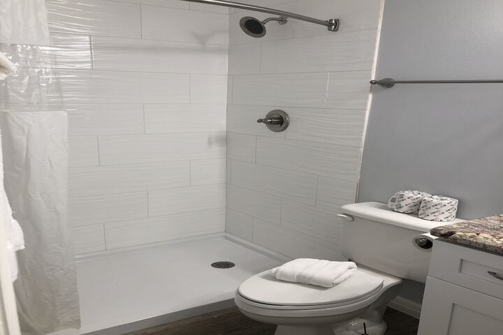 Beachgate CondoSuites and Oceanfront Resort