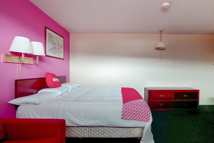Room 11 of 29