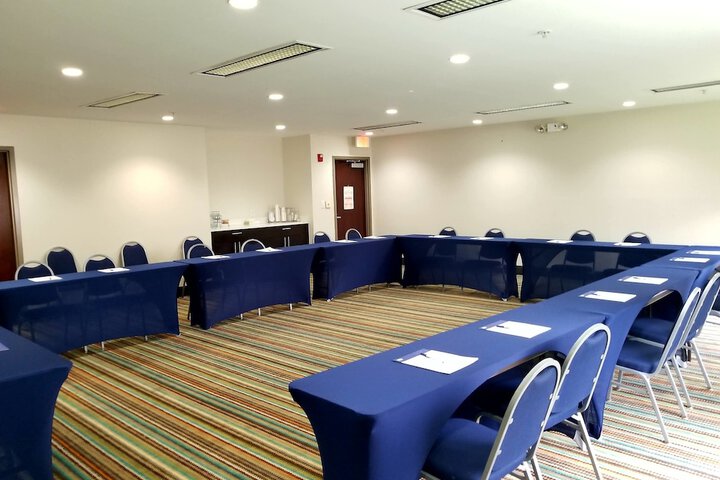 Holiday Inn Express Hotel & Suites Mebane by IHG