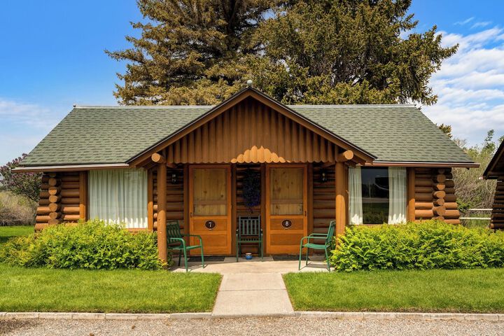 El Western Cabins & Lodges
