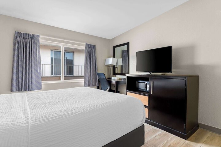 Days Inn by Wyndham Albany SUNY
