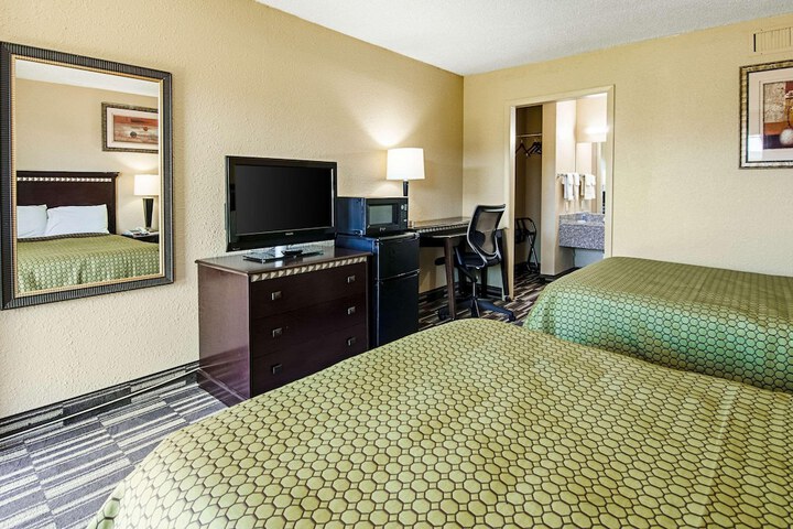 Room 7 of 14
