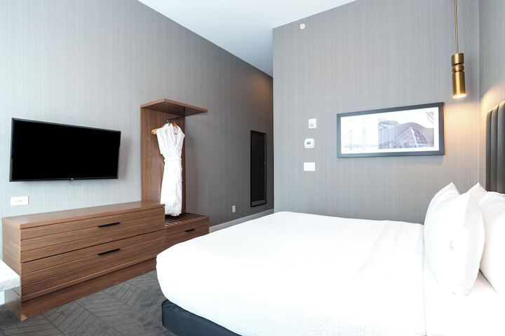 Room 39 of 61