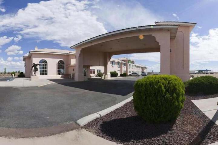 Baymont Inn & Suites by Wyndham