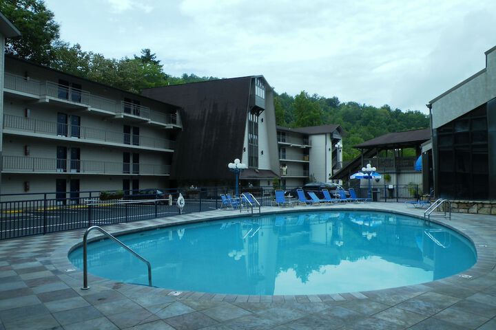 Pool 4 of 100