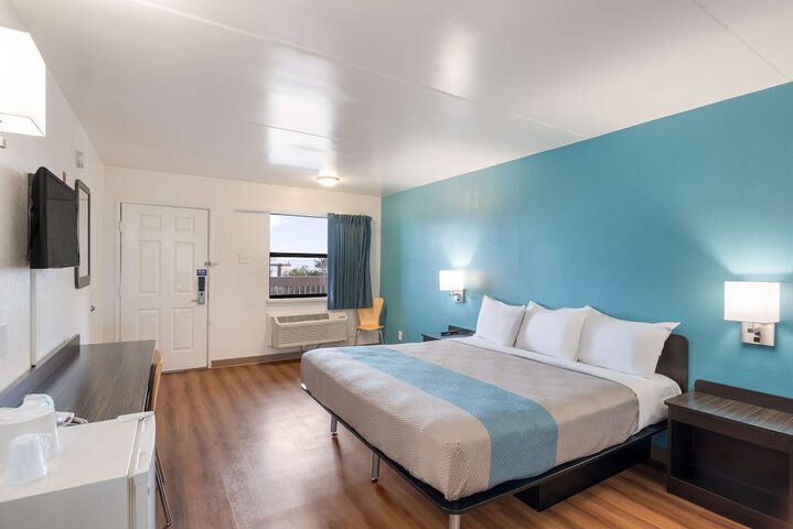 Room 21 of 31