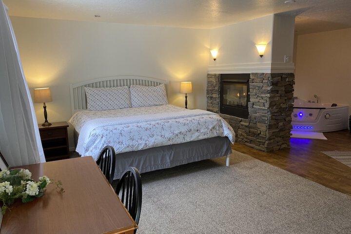 Room 6 of 28