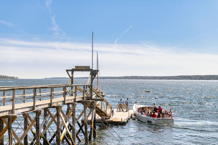 Spruce Point Inn