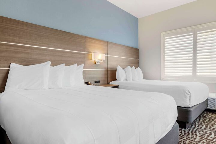 Best Western Plus Lake Elsinore Inn & Suites